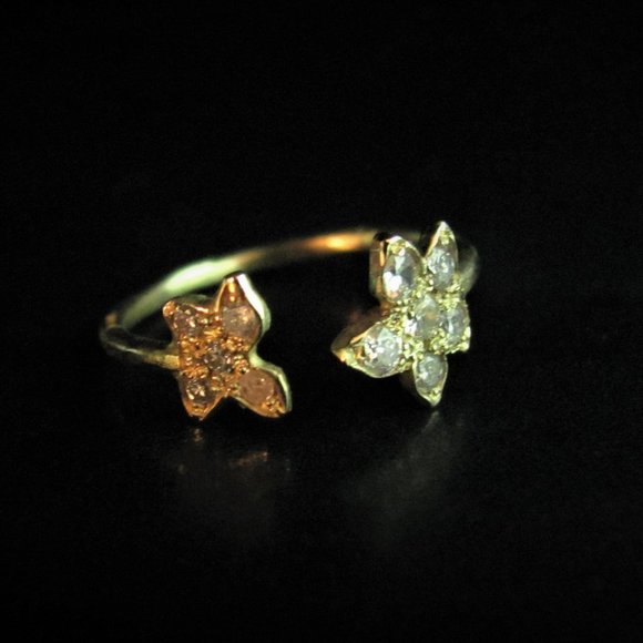 Engagement ring. flowers ring